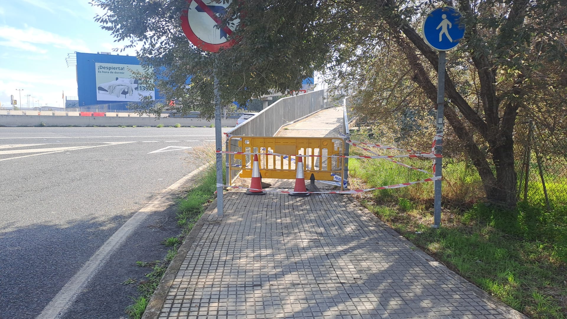 Imatge del pont tancat.