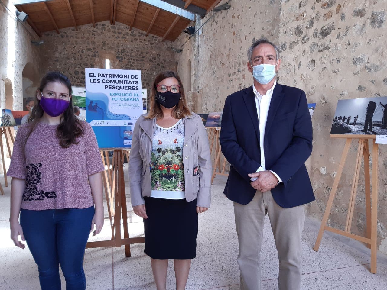 (d’esquerra a dreta) Aurora Ribot, vicepresidenta segona  i consellera de Sostenibilitat i Medi Ambient, Isabel Busquets, vicepresidenta primera i consellera de  Cultura, Patrimoni i Política Lingüística,  i Carlos Simarro,  batle de Sóller