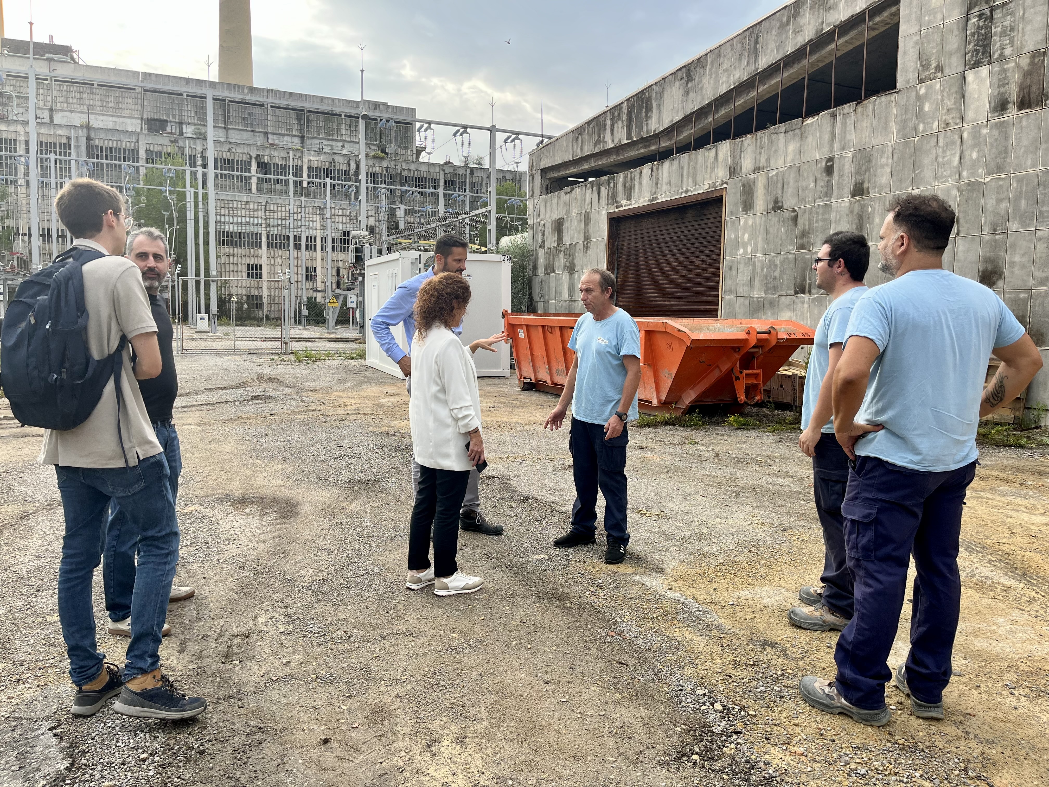 Membres de l'empresa Tragsa amb la directora insular de Projectes Estratègics i Relacions Institucionalsls