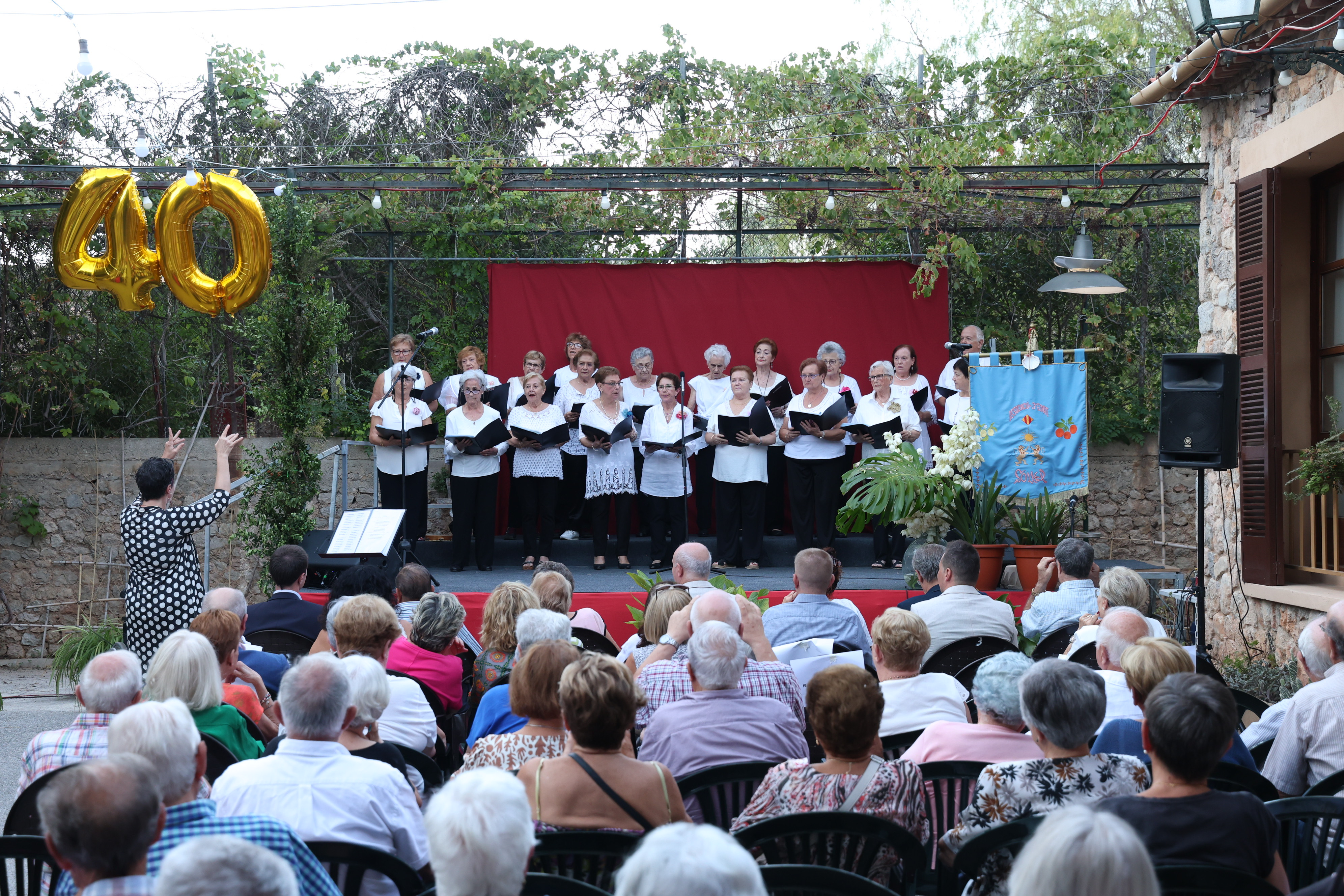 El coro de la Tercera Edad ha ofrecido un recital