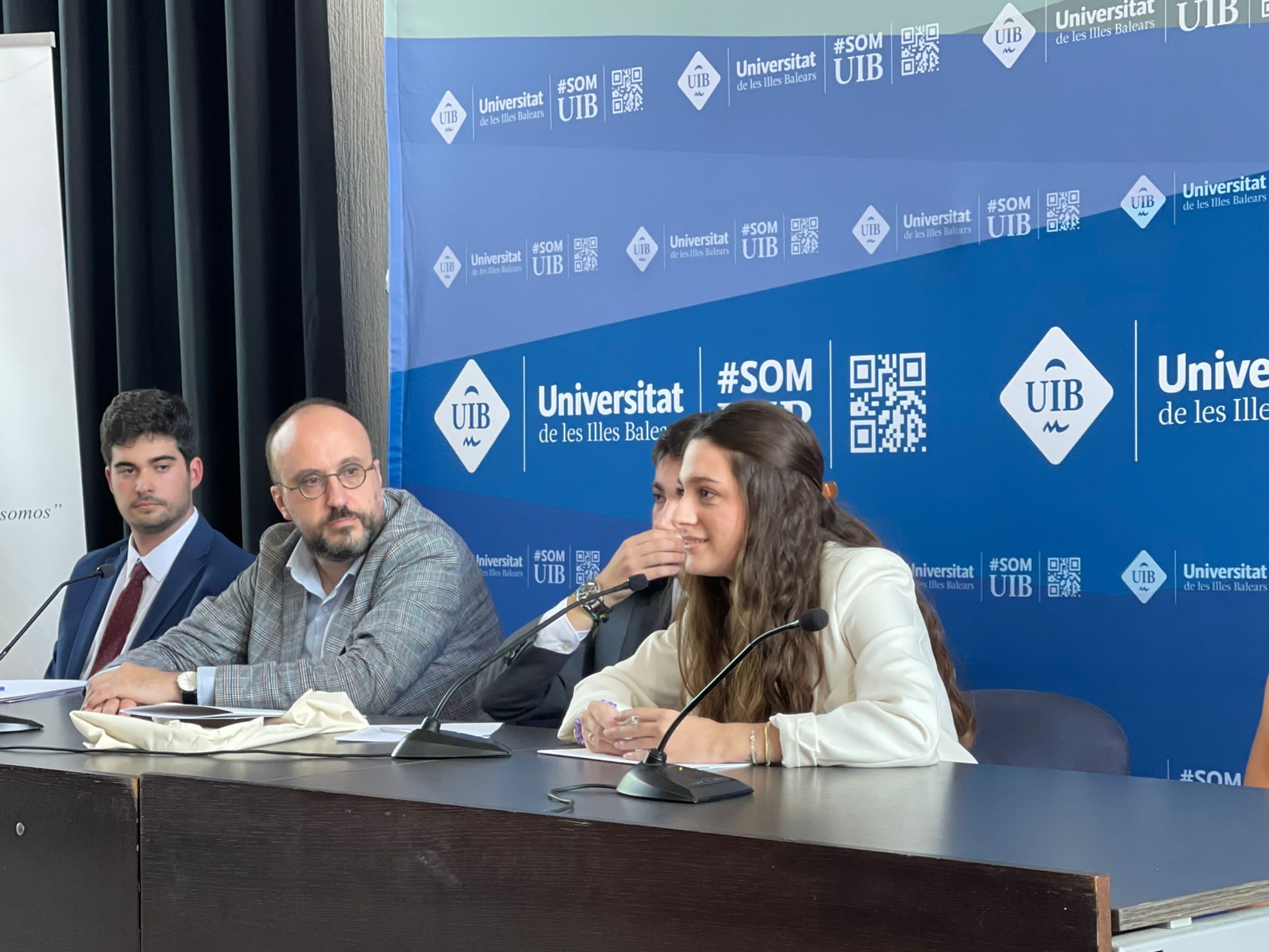 La directora insular, Alícia Vinaixa, durante su intervención