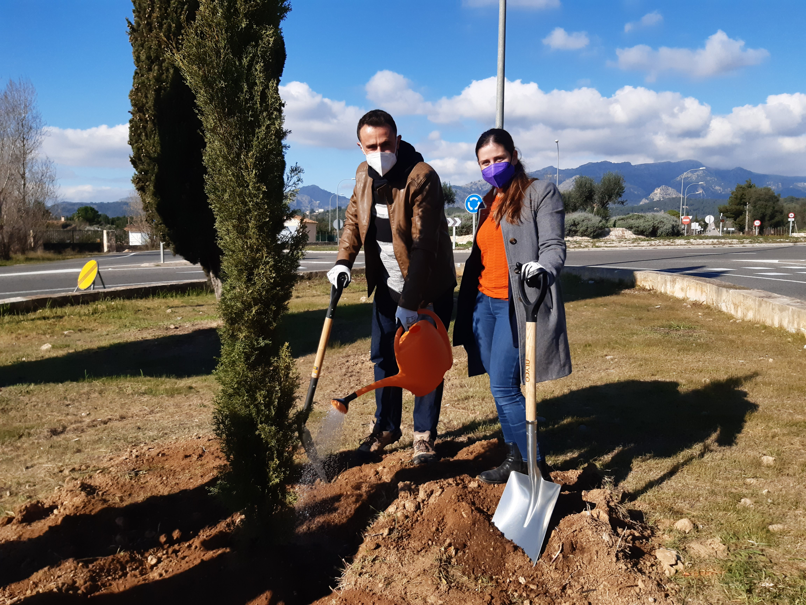 El conseller de Mobilitat i Infraestructures, Iván Sevillano y la vicepresidenta y consellera de Sostenibilitat i Medi Ambient, Aurora Ribot