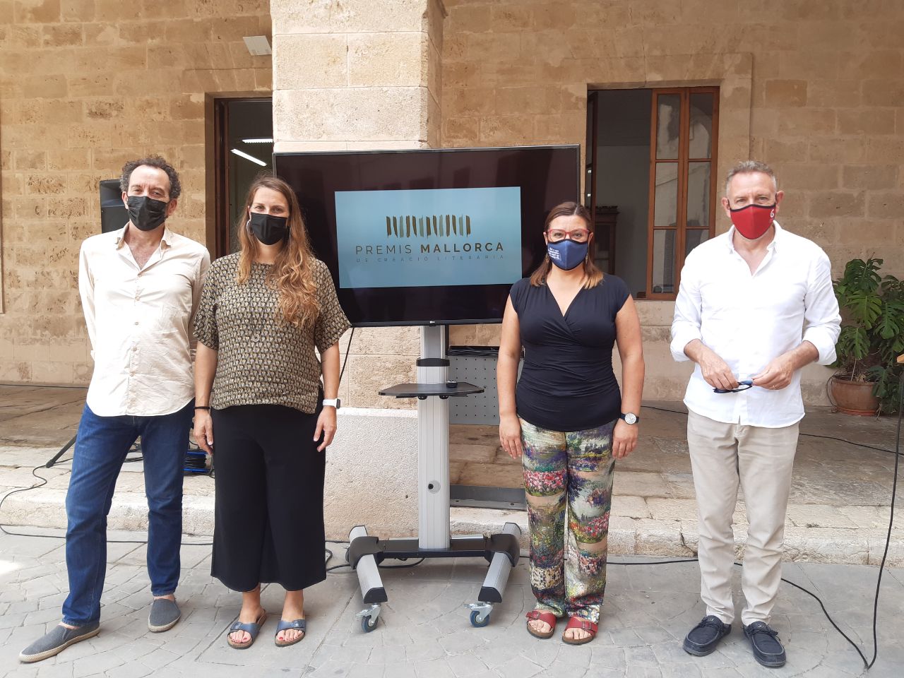 Presentació de l'obertura del termini per aspirar als Premis Mallorca de Creació Literària i Fotografia.