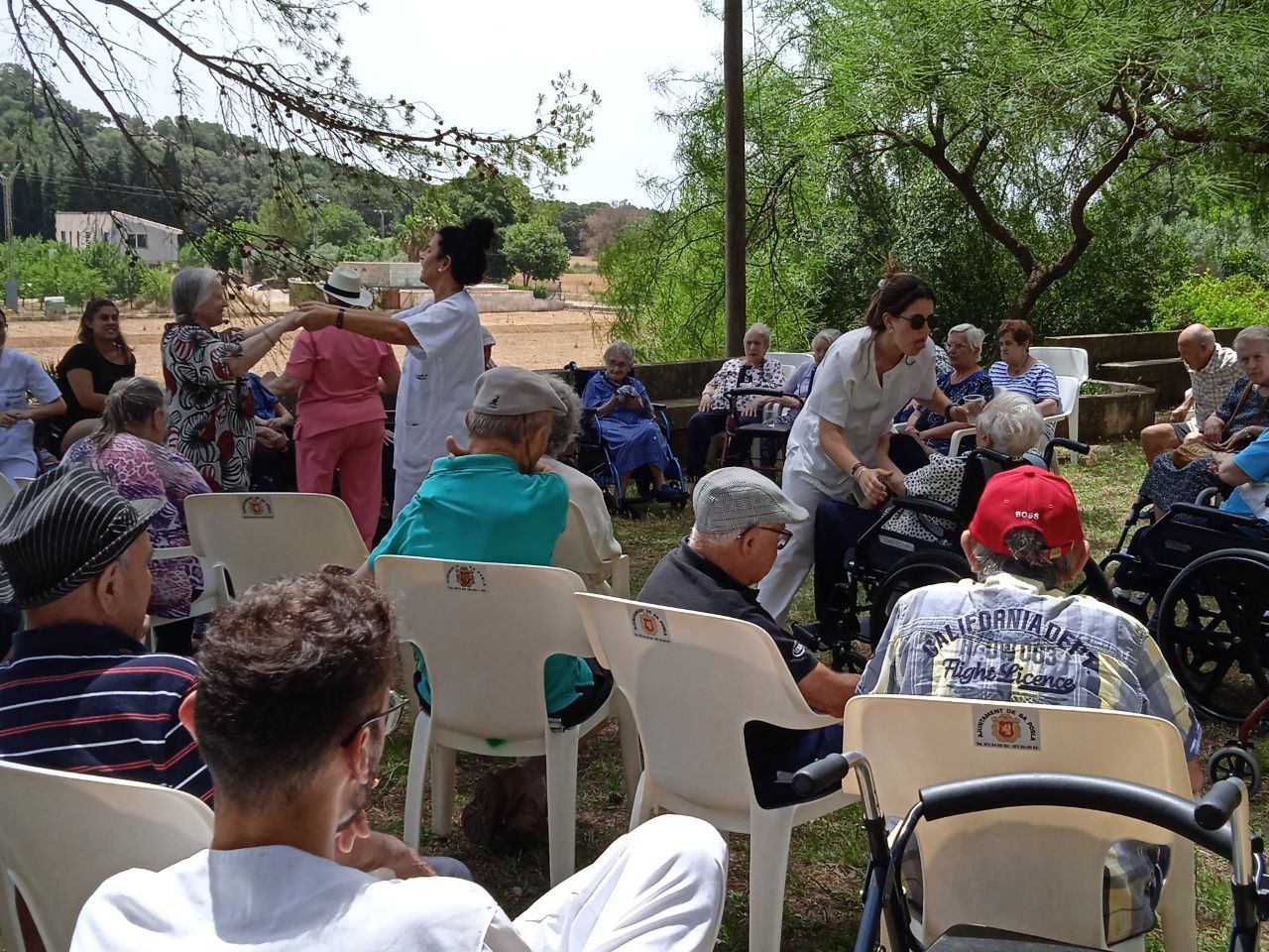Imatges dels residents i professionals de la residència.