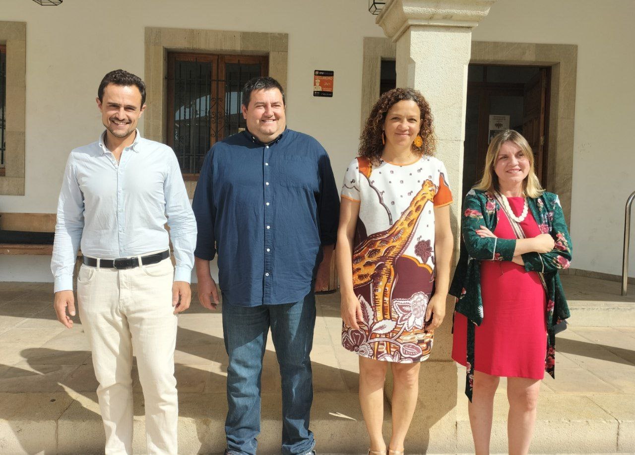 La presidenta del Consell de Mallorca, Catalina Cladera, el conseller de Mobilitat i Infraestructures, Iván Sevillano, la directora insular d'Infraestructures Olga Marínez y el batle de Sant Llorenç des Cardassar, Pep Jaume