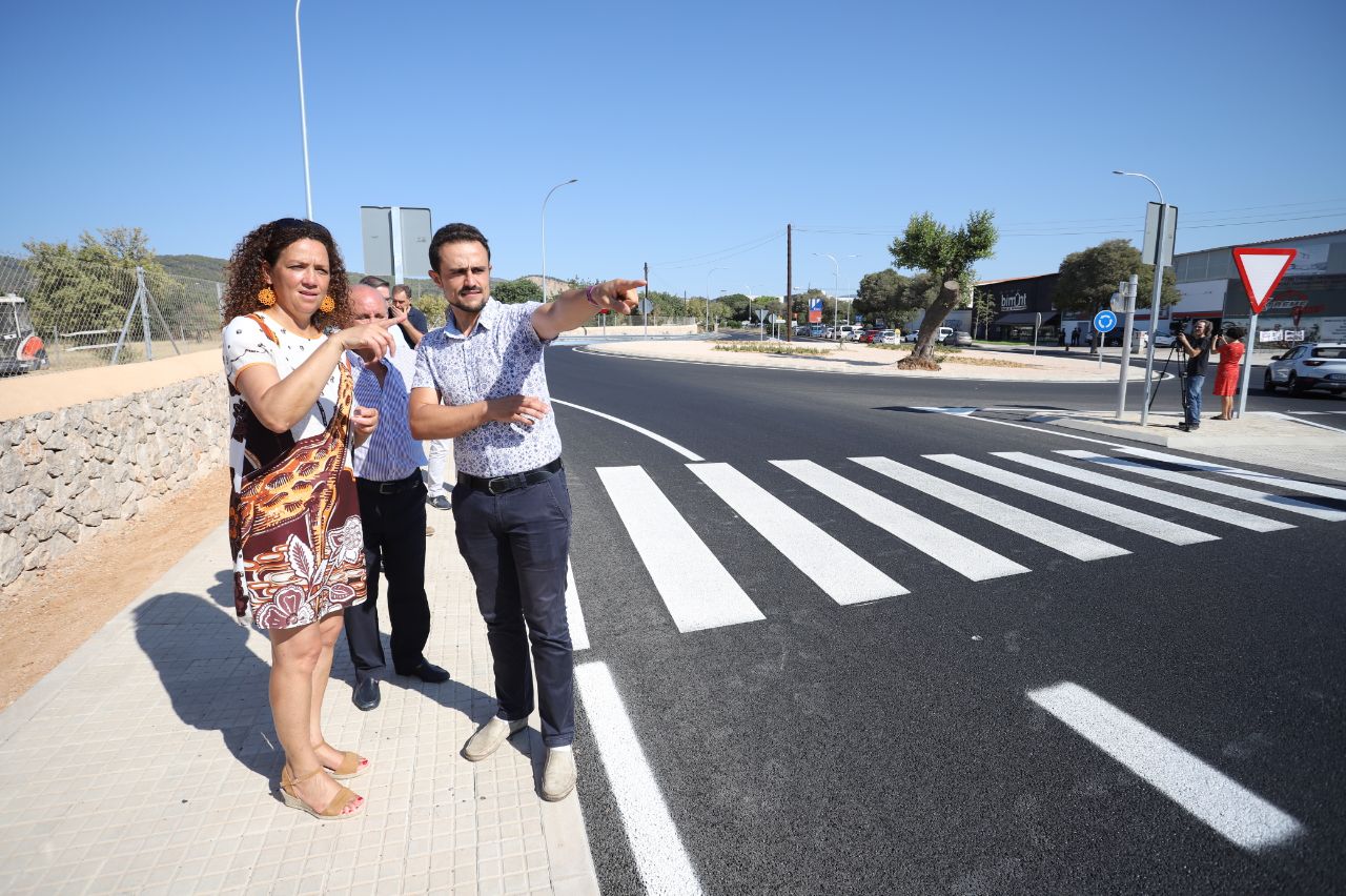 La presidenta del Consell de Mallorca, Catalina Cladera i Iván Sevillano conseller de Mobilitat i Infraestructures