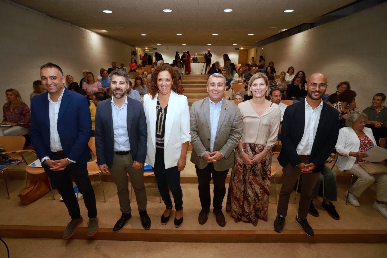 El conseller de Presidència, la presidenta i el vicepresident de l'IMAS i el batle d'Inca han participat a la jornada. 