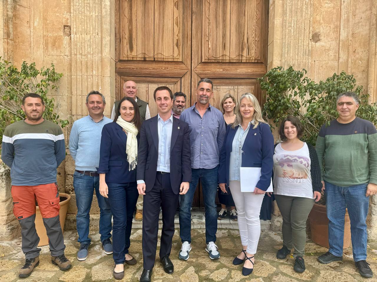El president del Consell de Mallorca, Llorenç Galmés, amb el batle de Lloret de Vistalegre, Sebastià Amengual. 