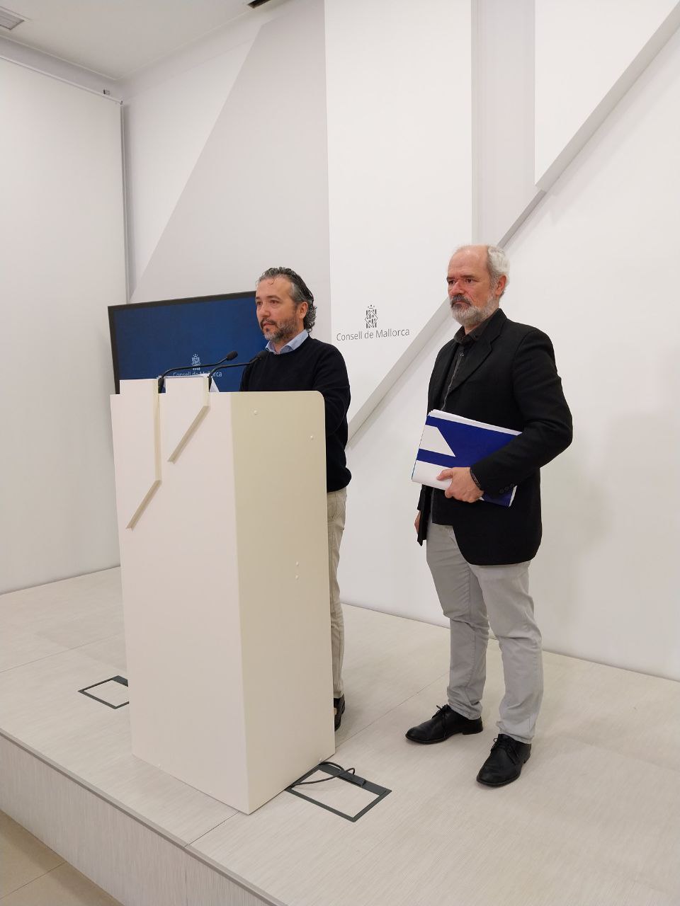 El conseller Fernando Rubio i el director insular d'Infraestructures, Rafel Gelabert.