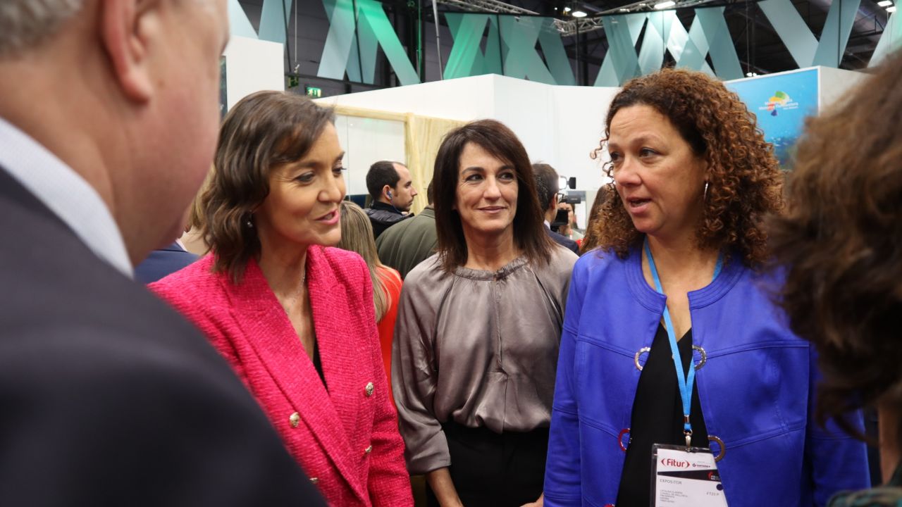 Visita de la ministra de d'Indústira, Comerç i Turisme, Reyes Maroto.
