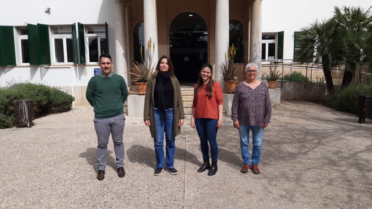 (D’esquerra a dreta) Juan Carrasco, director insular de Residus, Teresa Bestard, presidenta de Terranostra, Aurora Ribot, vicepresidenta del Consell de Mallorca i consellera de Sostenibilitat i Medi Ambient, i Liliana Deamicis, interventora de Terranostra.