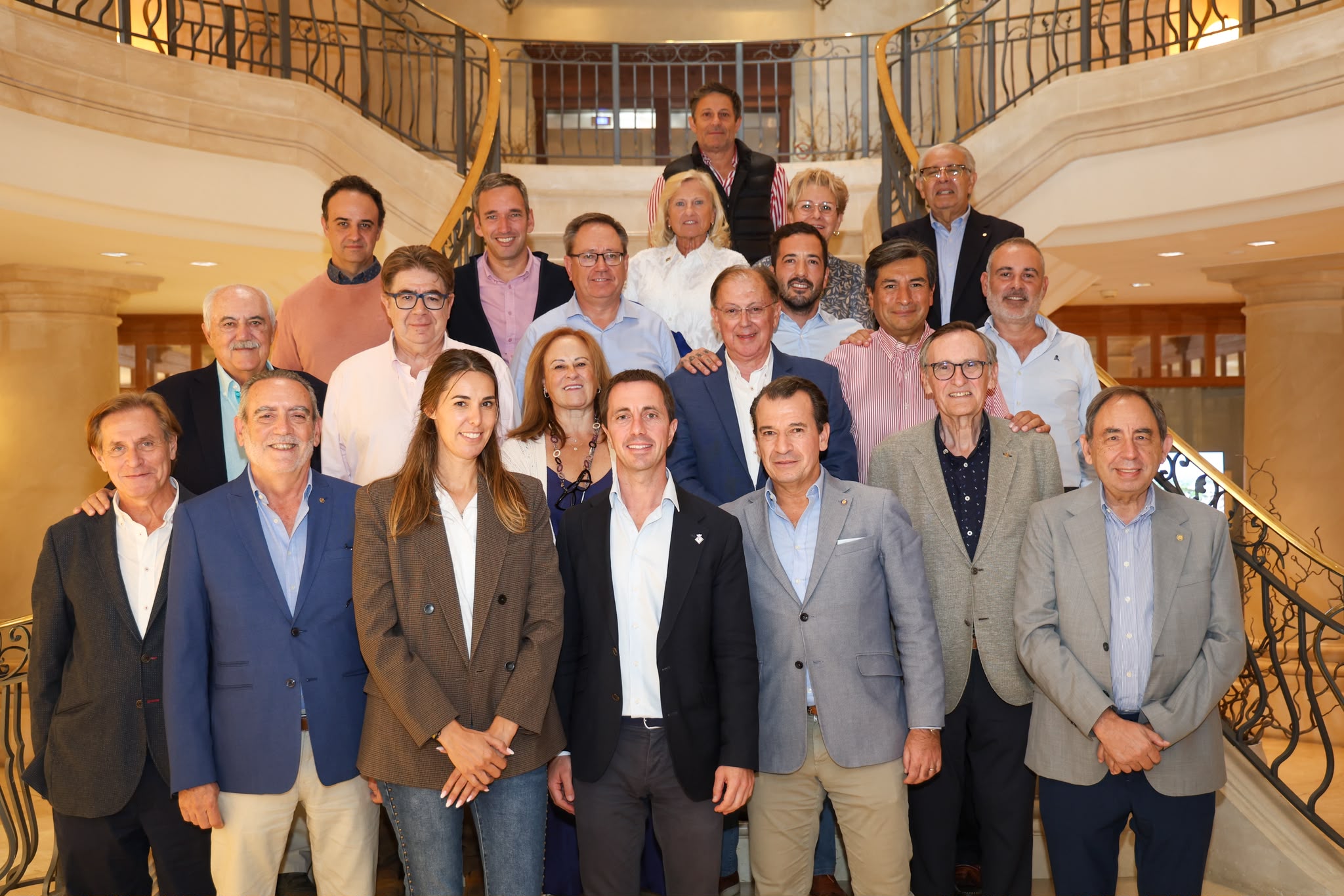 Llorenç Galmés se reúne con el Club Rotary Palma Almudaina para abordar inversiones y movilidad en Mallorca