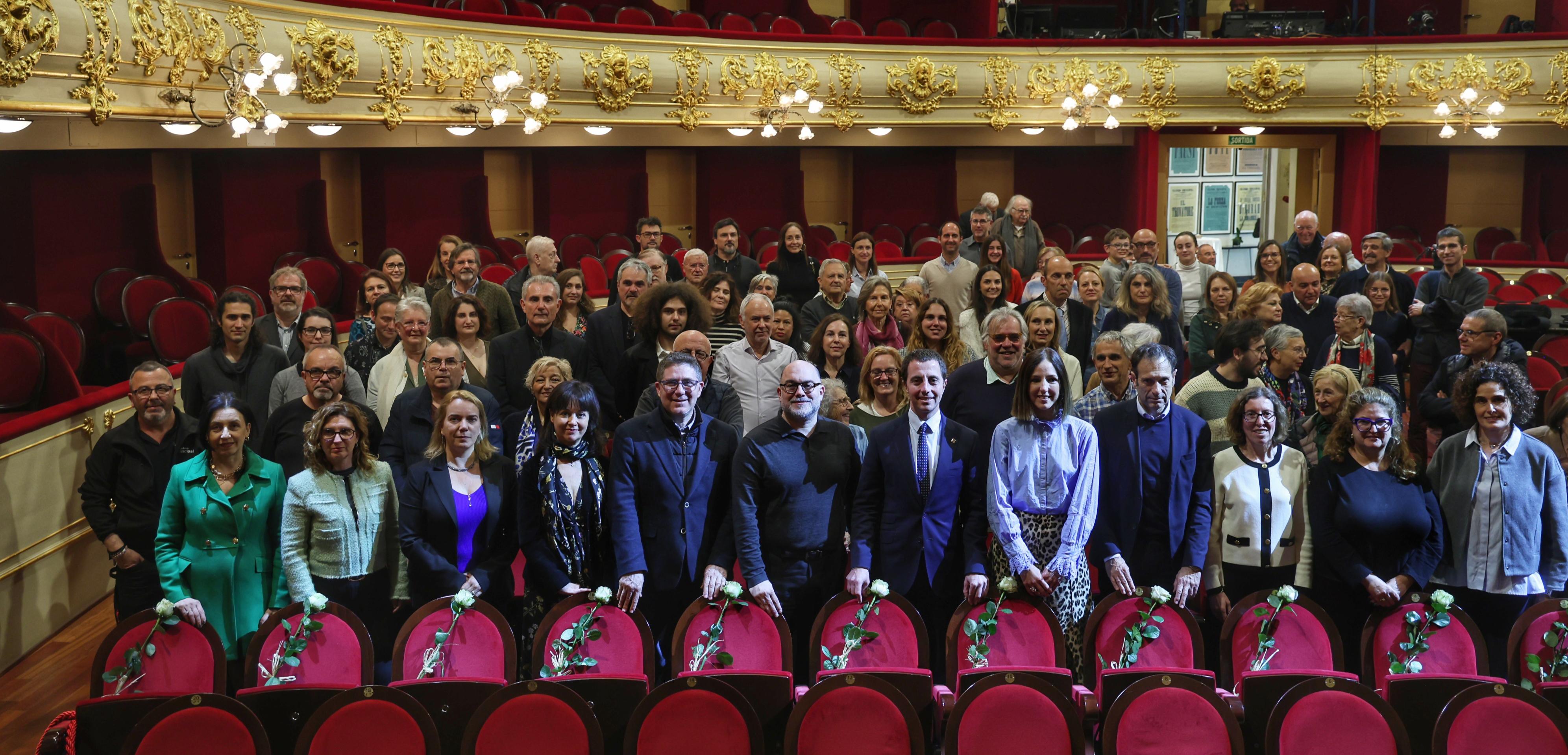 Imagen del acto de homenaje en el Teatre Principal de Palma.