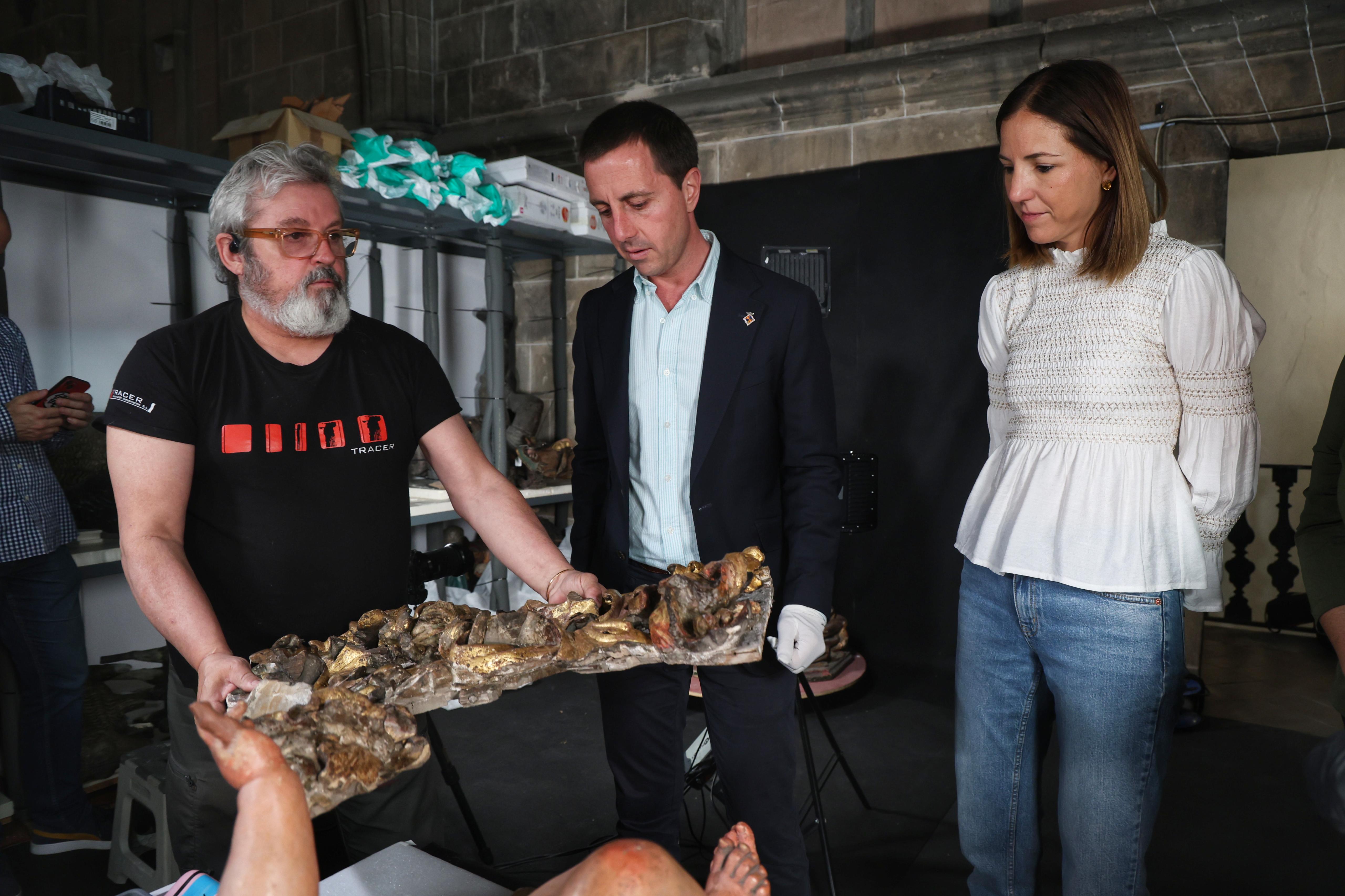 Visita del president del Consell de Mallorca, Llorenç Galmés, i la vicepresidenta i consellera de Cultura i Patrimoni, Antònia Roca a la restauració del Betlem de la Sang