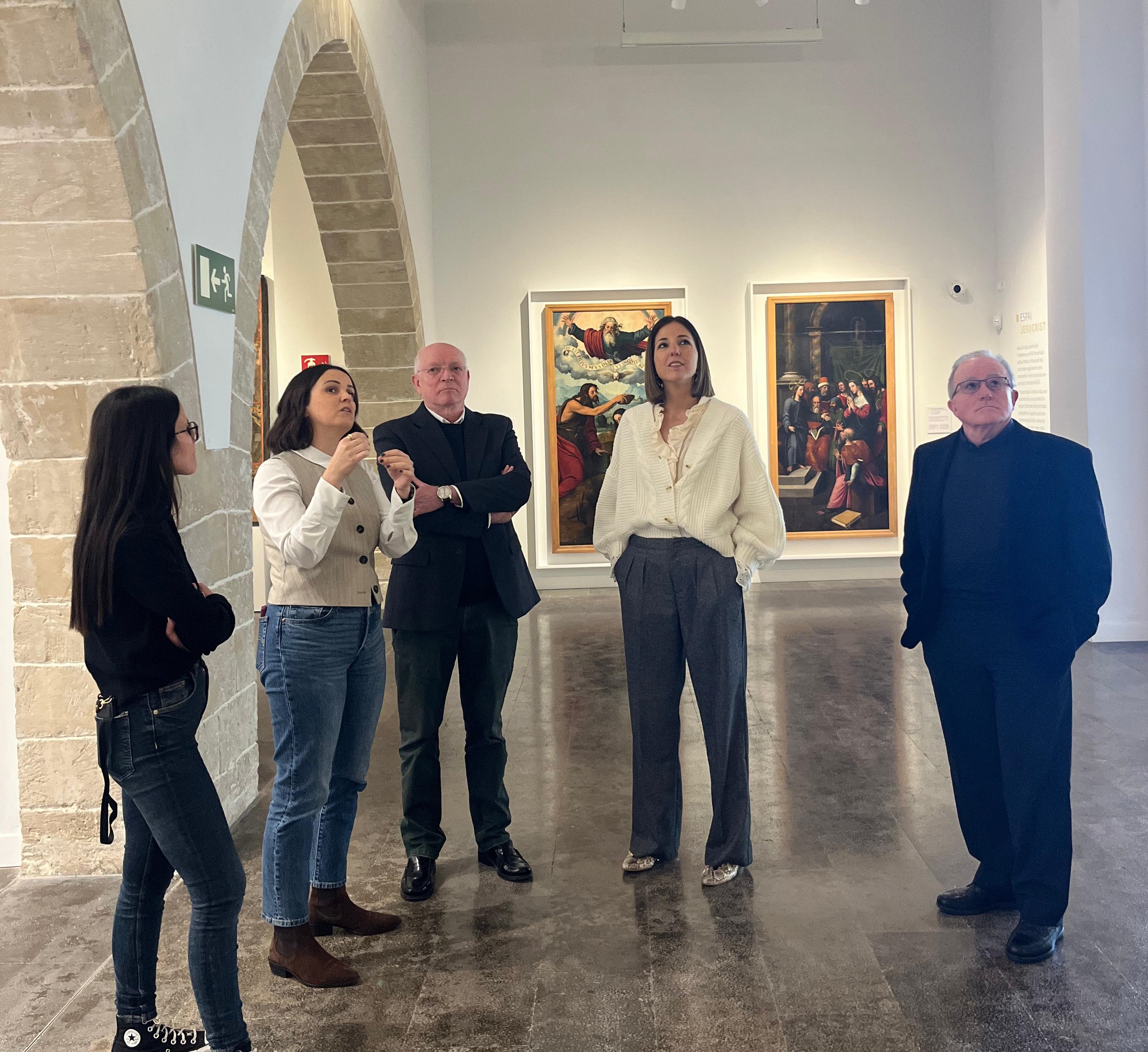 La vicepresidenta y consellera de Cultura y Patrimonio, Antònia Roca, durante la visita