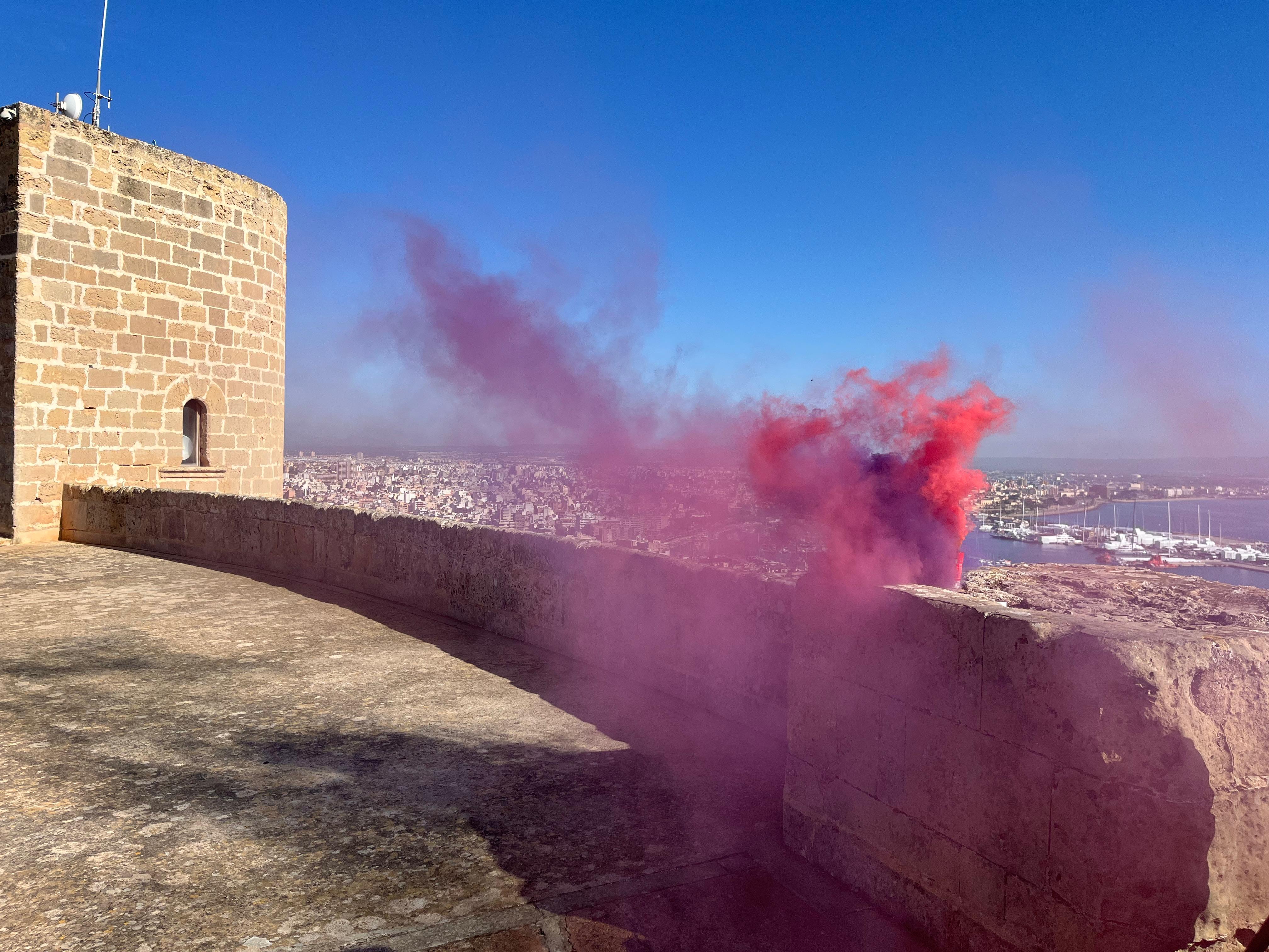 Encendido en la Torre del Homenaje del Castillo de Bellver