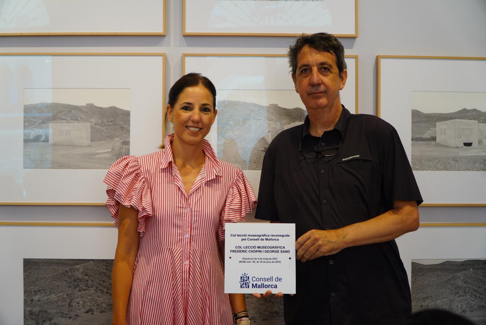 Entrega de placas acreditativas de museos 