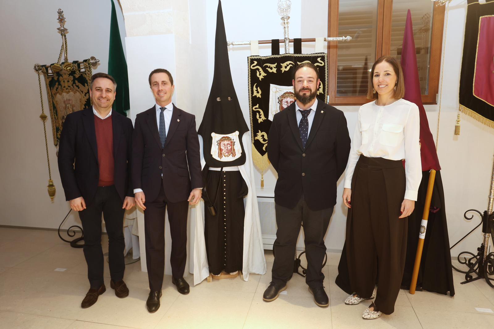 Inauguración de las dos exposiciones de Semana Santa en La Misericòrdia.