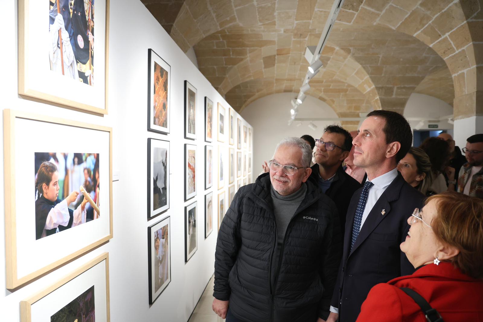Inauguración de las dos exposiciones de Semana Santa en La Misericòrdia.