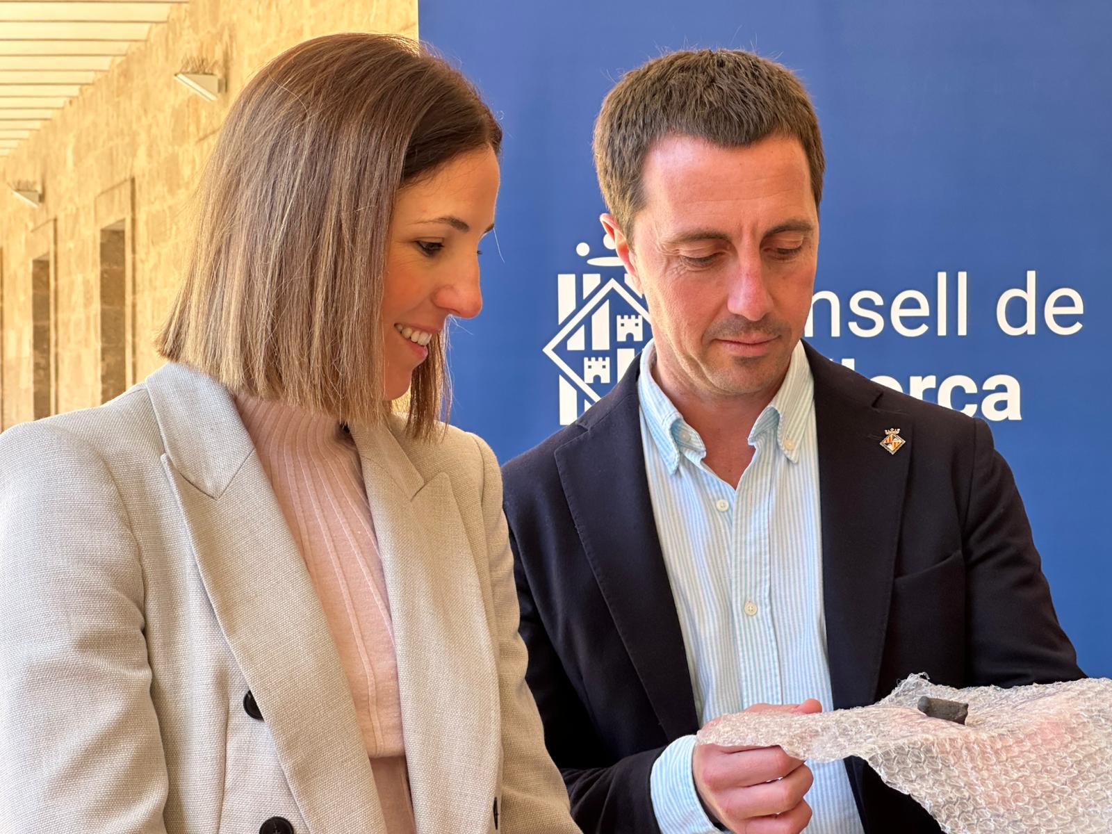 La vicepresidenta del Consell de Mallorca, Antònia Roca i el president del Consell de Mallorca, Llorenç Galmés.