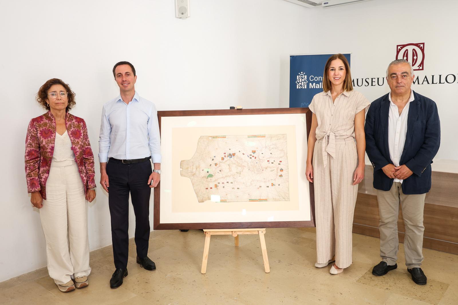 El president del Consell de Mallorca, Llorenç Galmés i la vicepresidenta el Consell de Mallorca i consellera de Cultura i Patrimoni, Antònia Roca al Museu de Mallorca.
