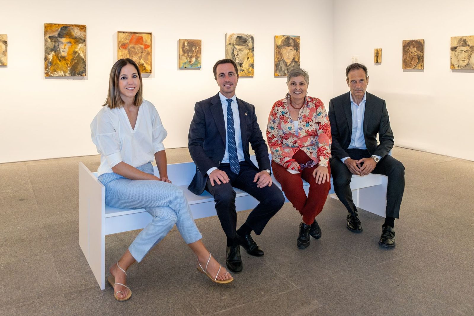 De izquierda a derecha: la vicepresidenta, el presidente, Carlota Álvarez y el secretario autonómico.
