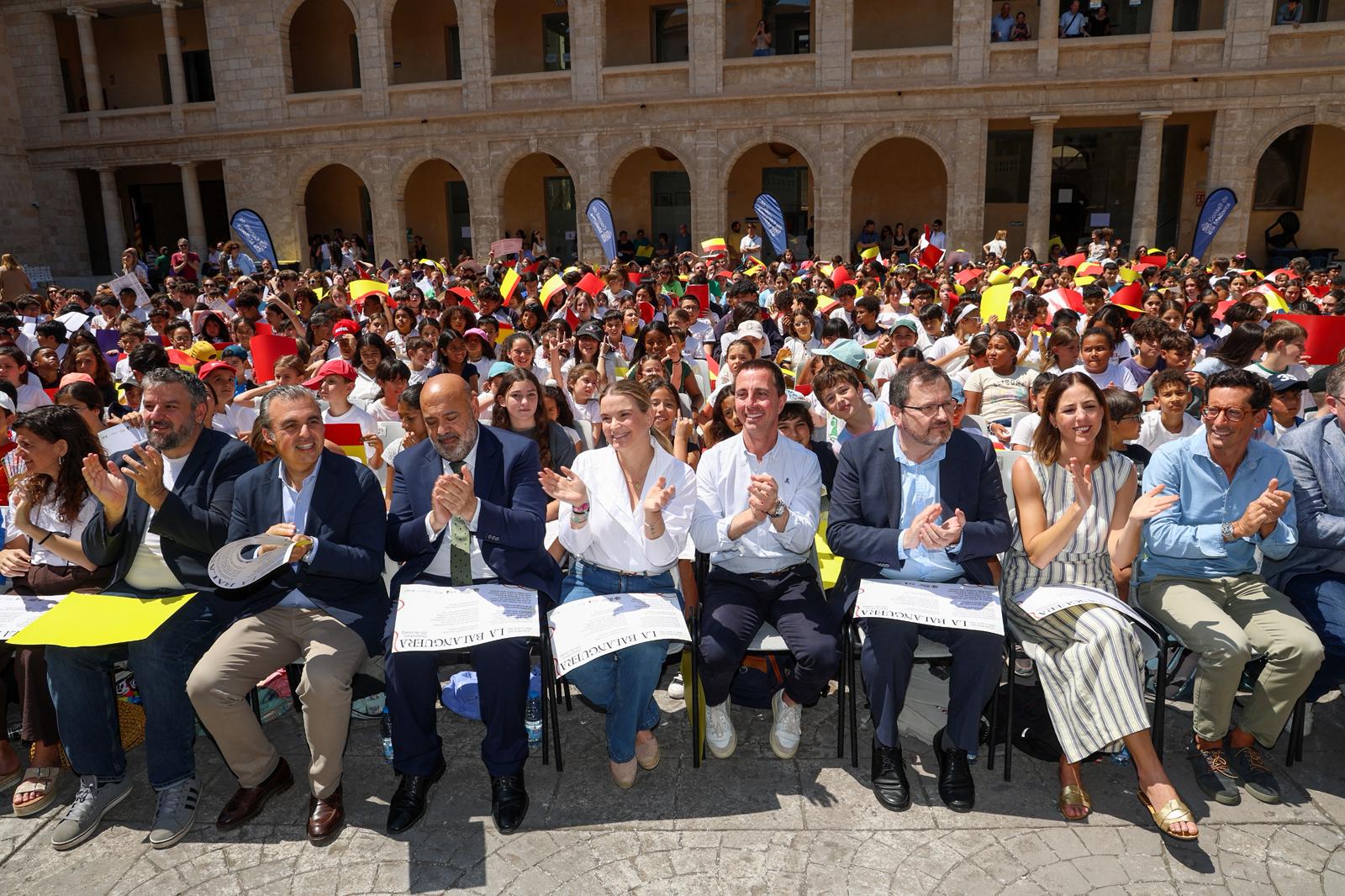 Celebració de la cantata col·lectiva de «La Balanguera» al pati dels Homes a la Misericòrdia.