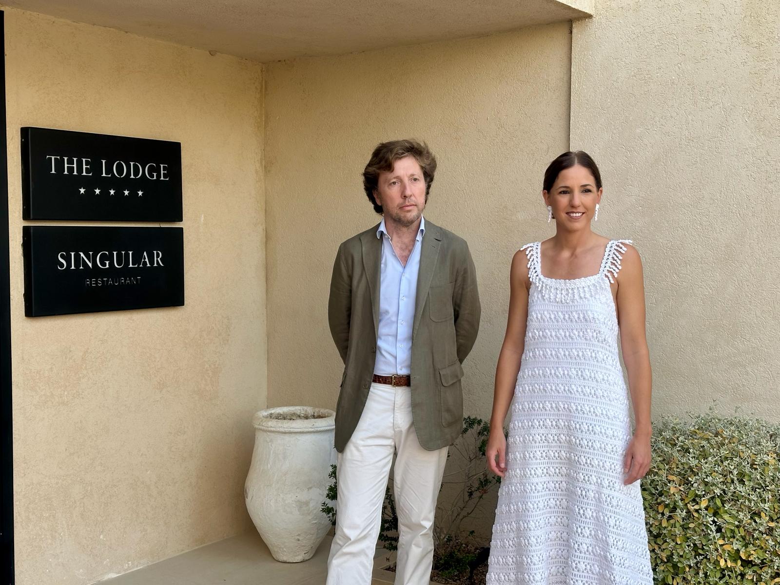 La vicepresdenta del Consell de Mallorca, Antònia Roca i Jaime Quiroga, director general d'Unico Hoteles.