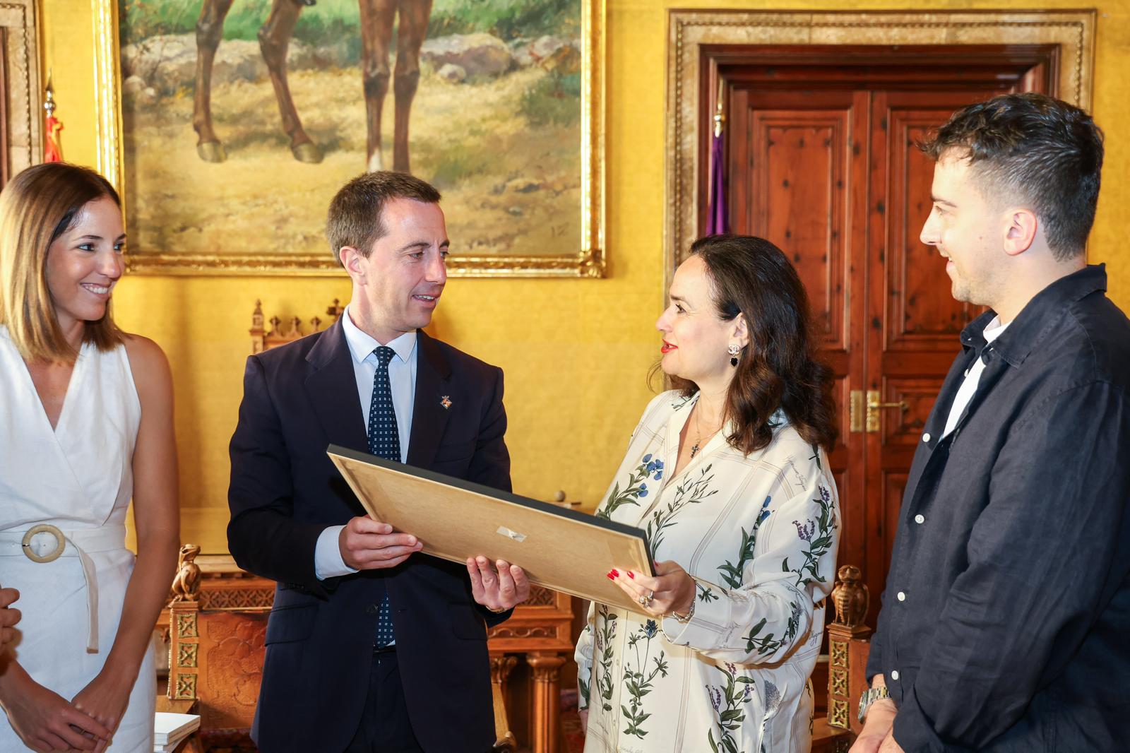 Reunió institucional al Palau del Consell de Mallorca amb la directora del Teatre Nacional de Croàcia.