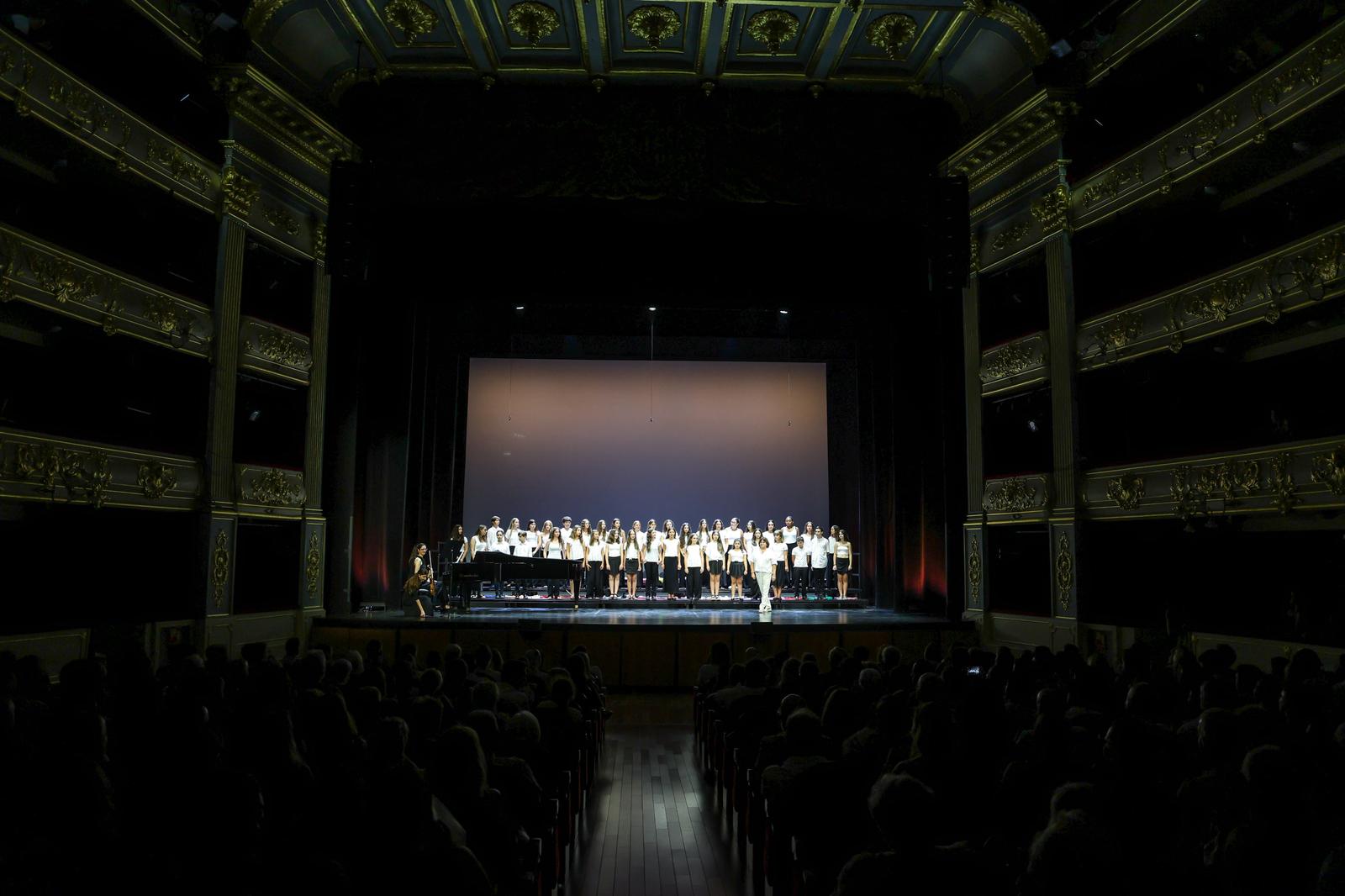 Concert de fi de curs dels cors del Teatre Principal.