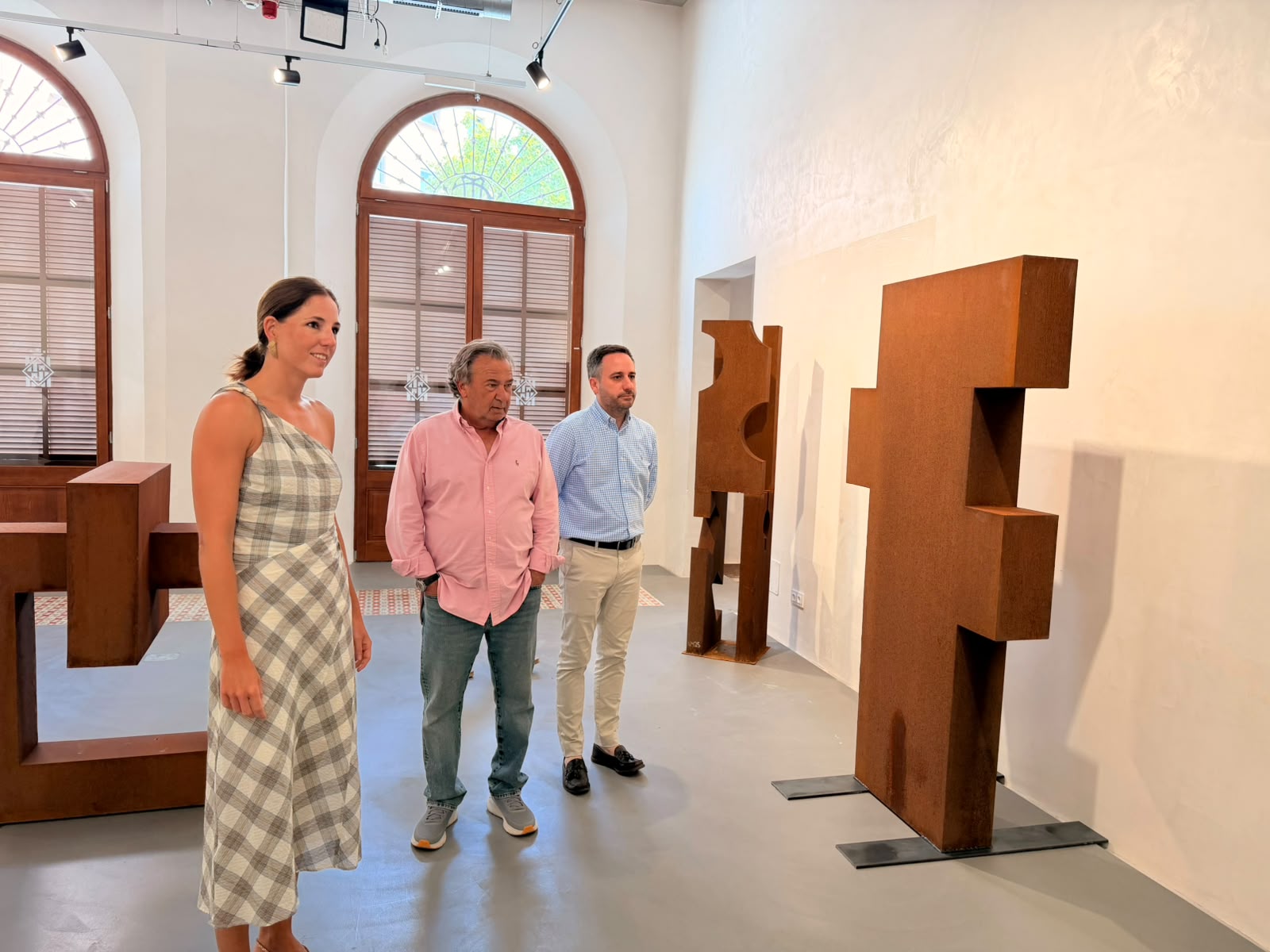 Presentación de la exposición: «Buits: espais per a la mirada» de Vicenç Mulet, en la Misericòrdia.