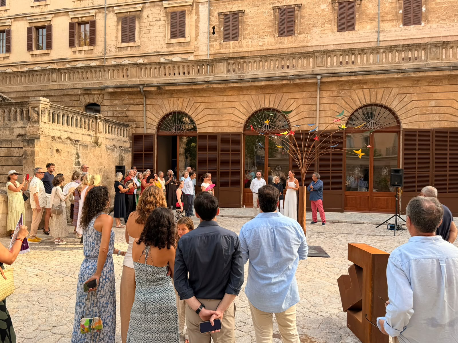 Inauguración de la exposición «Buits: espais per a la mirada», de Vicenç Mulet, en la Misericòrdia.