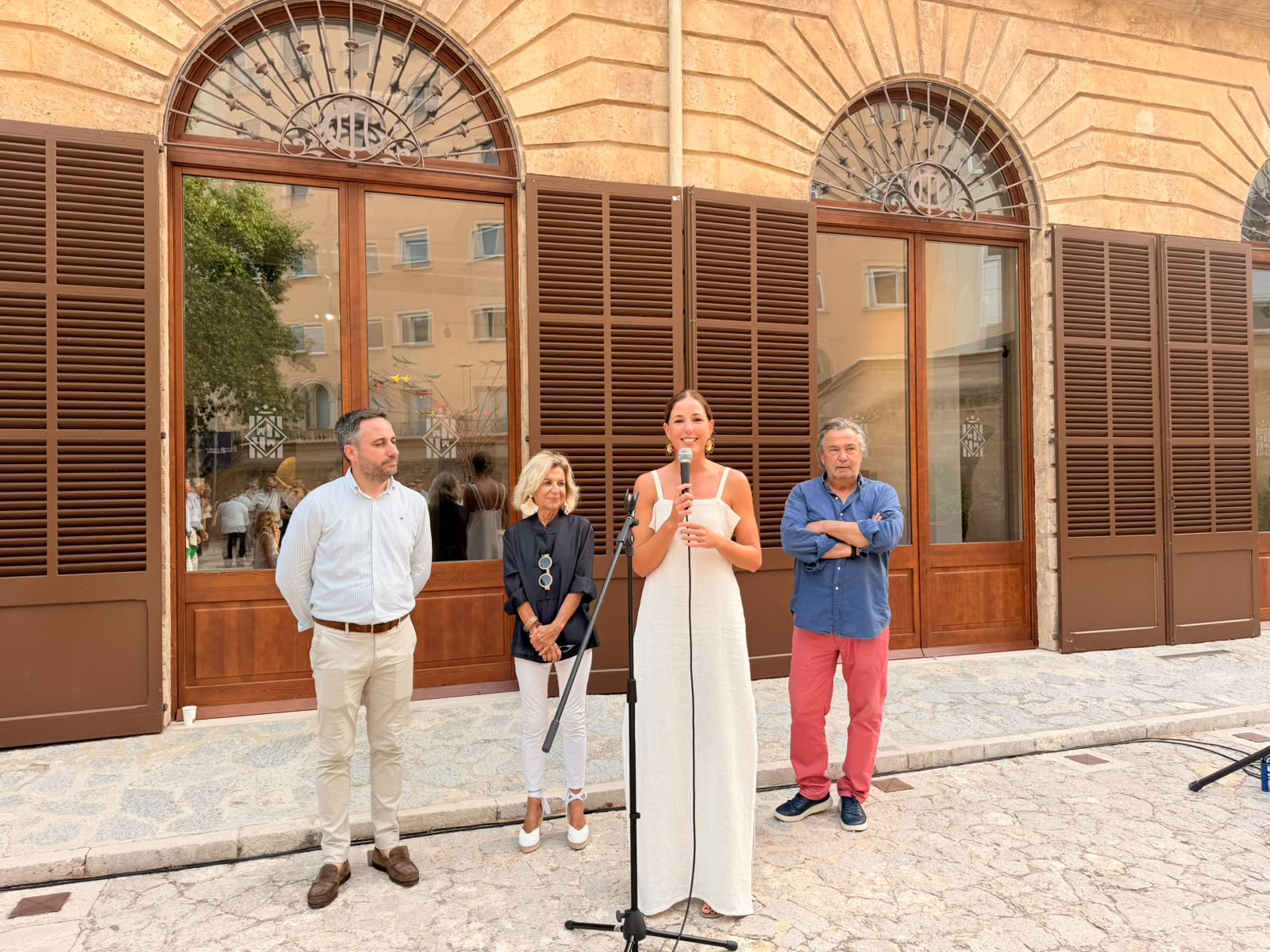 Inauguración de la exposición «Buits: espais per a la mirada», de Vicenç Mulet, en la Misericòrdia.