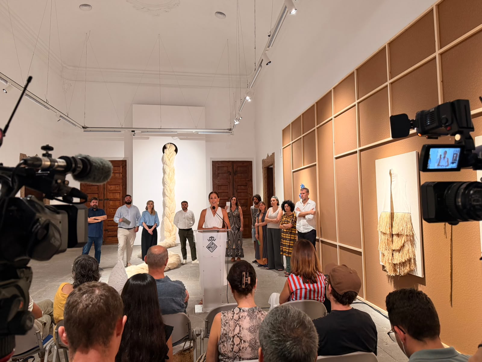 Presentació de l'exposició col·lectiva «A media lumbre» del projecte Biennal B.