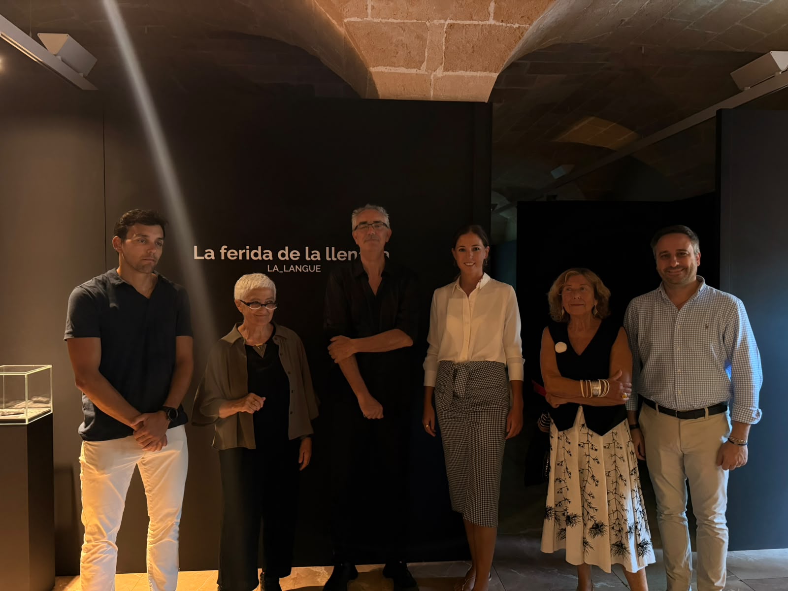 Inauguració de l'exposició «La ferida de la llengua LA_LANGUE», de Nora Ancarola, a la MIsericòrdia,