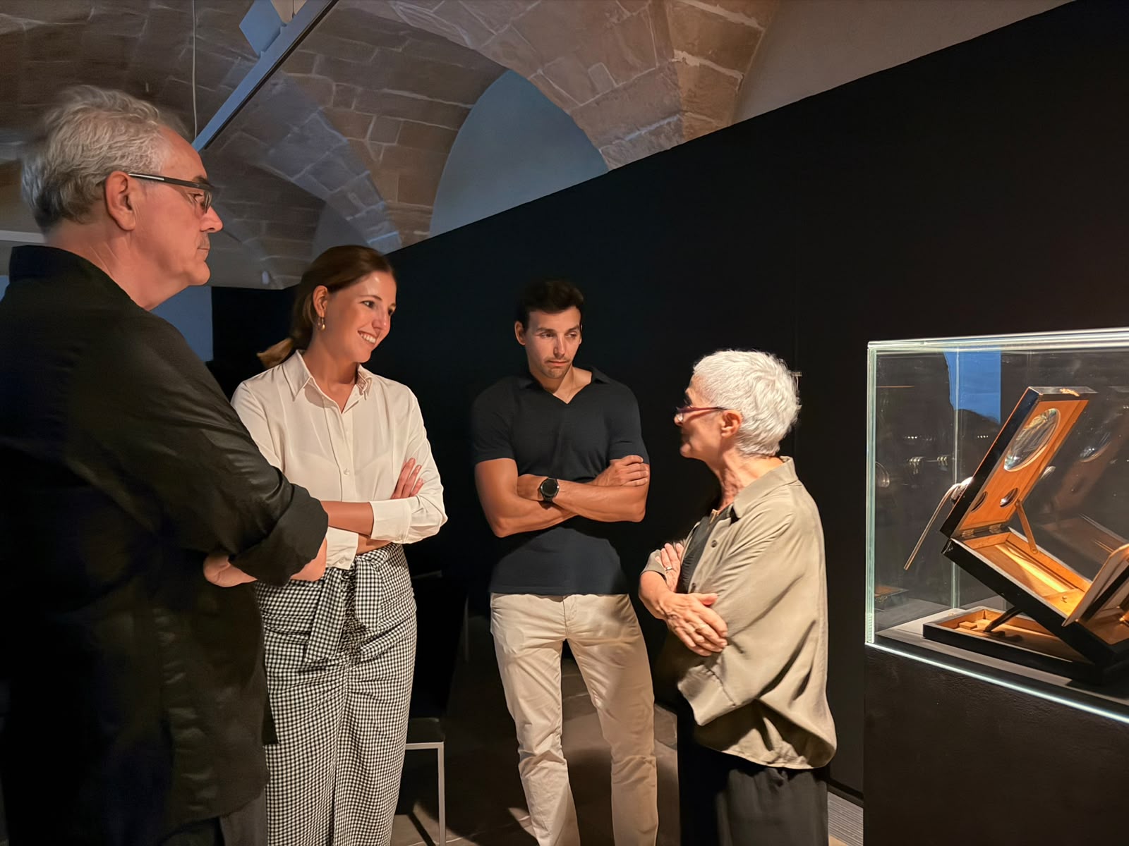 Inauguració de l'exposició «La ferida de la llengua LA_LANGUE», de Nora Ancarola, a la MIsericòrdia,