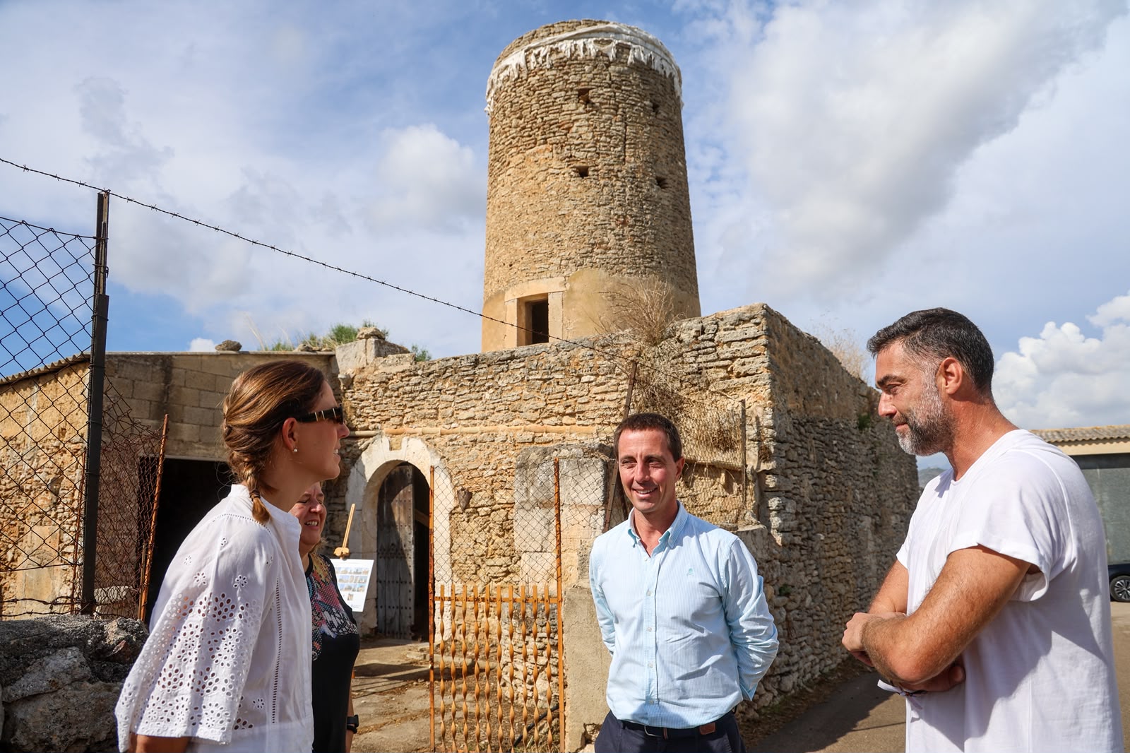 Visita de Galmés y Roca al molino de Can Moreu.