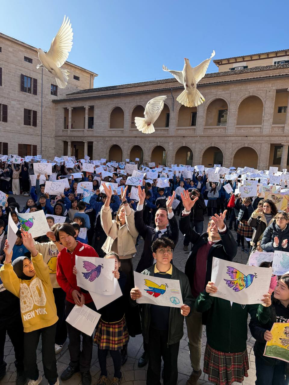 Imatge d'arxiu del Dia Escolar de la Pau i la No-violència a la Misericòrdia 2025