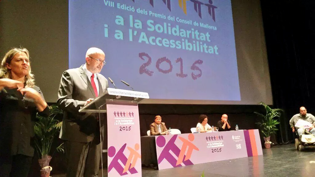 Ensenyat_premis_solidaritat.jpg