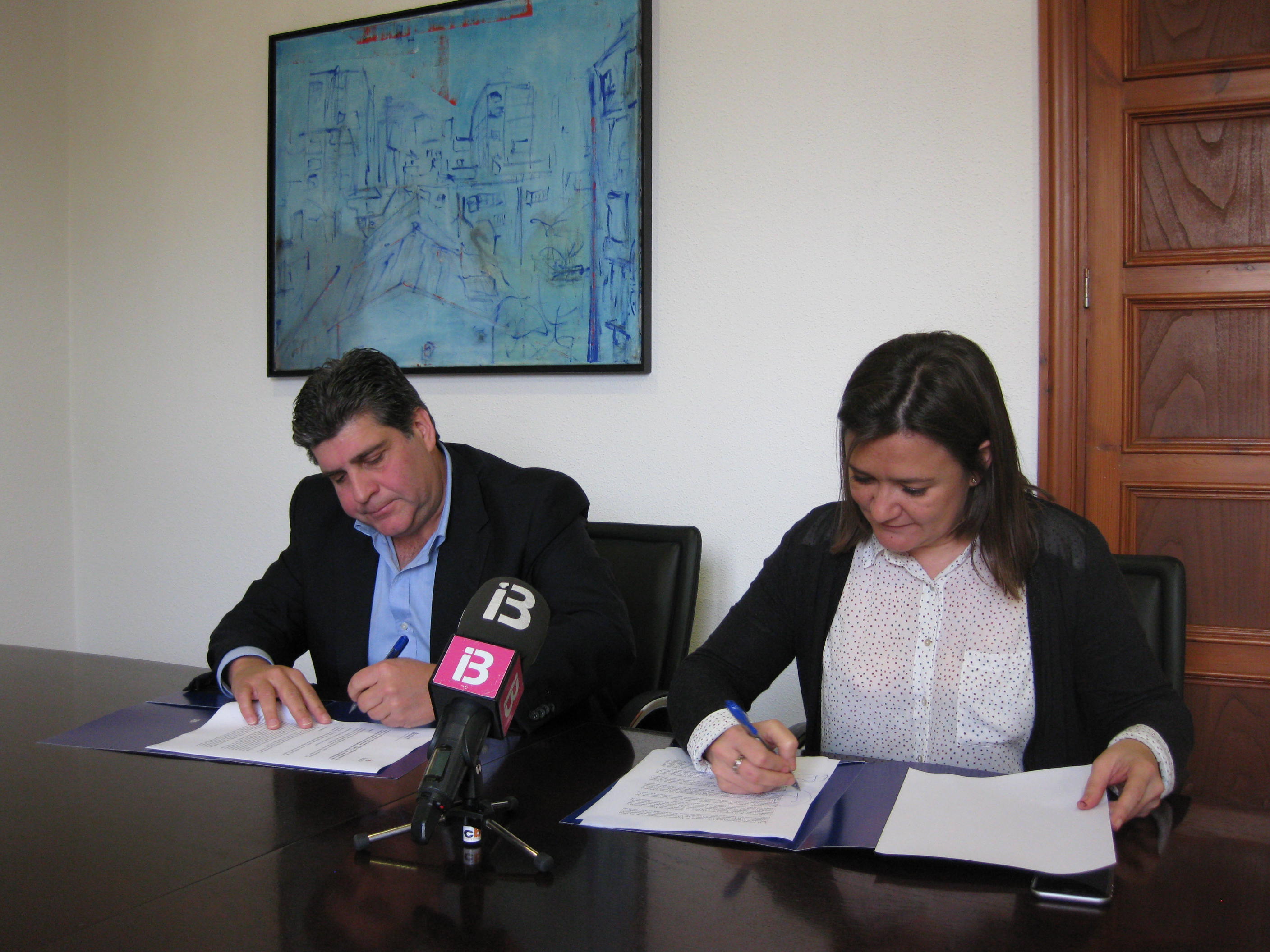 20151214_MercedesGarrido_FirmaConveniPontdesRiuet.JPG