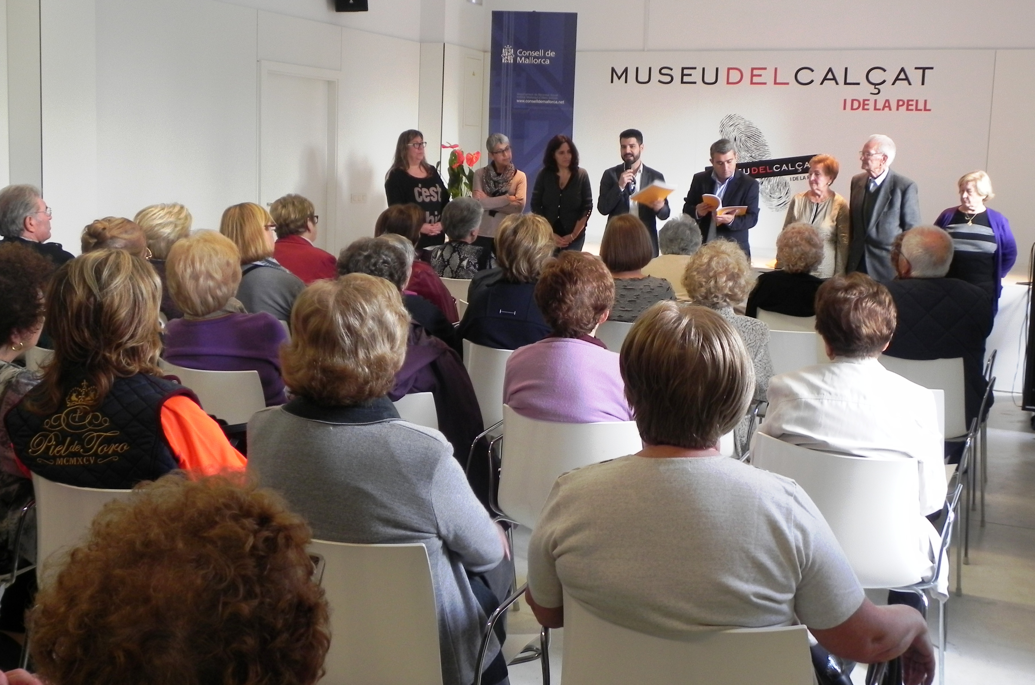 20151113_foto_presentacio_llibre_estimulacio_2015_16_01.JPG