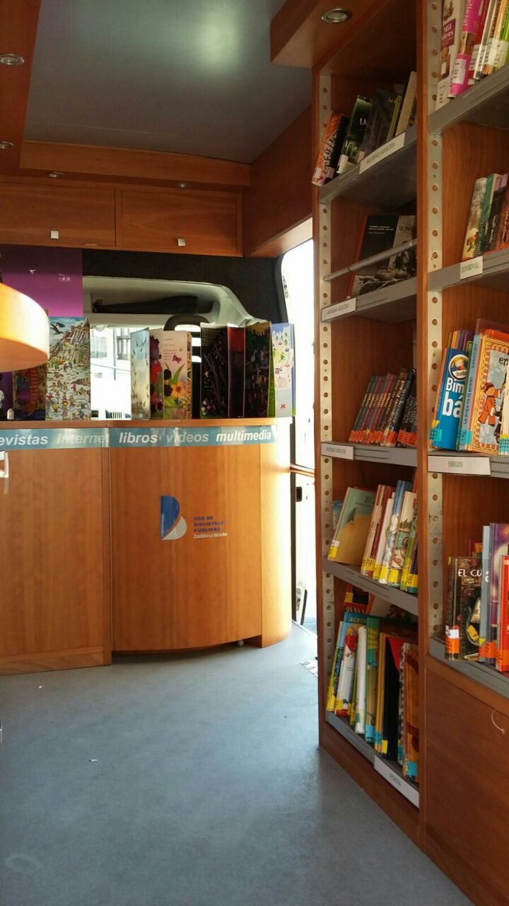 biblio_interior.jpg