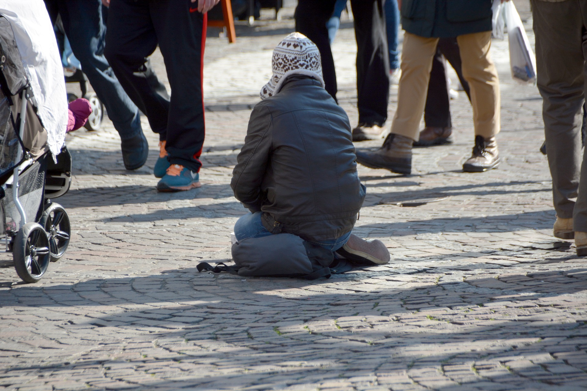 beggars-1233291_1920.jpg