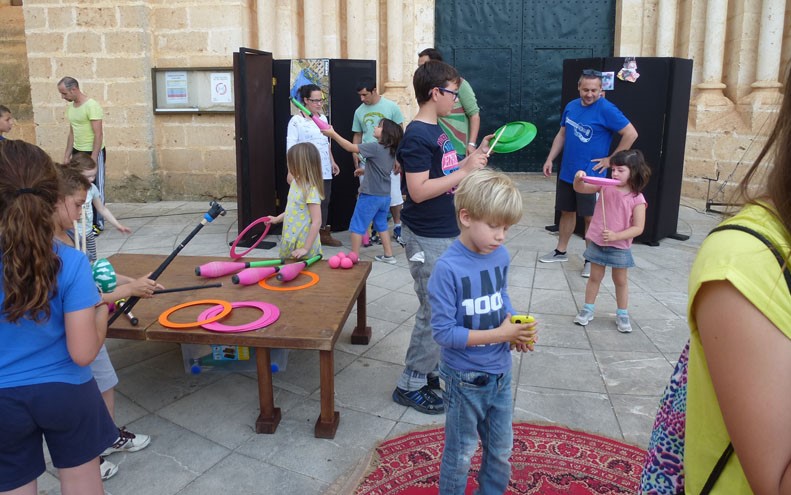 Taller de circo en familia
