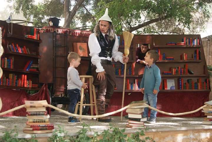 Espectáculo de fomento de lectura La Bibliomòbil