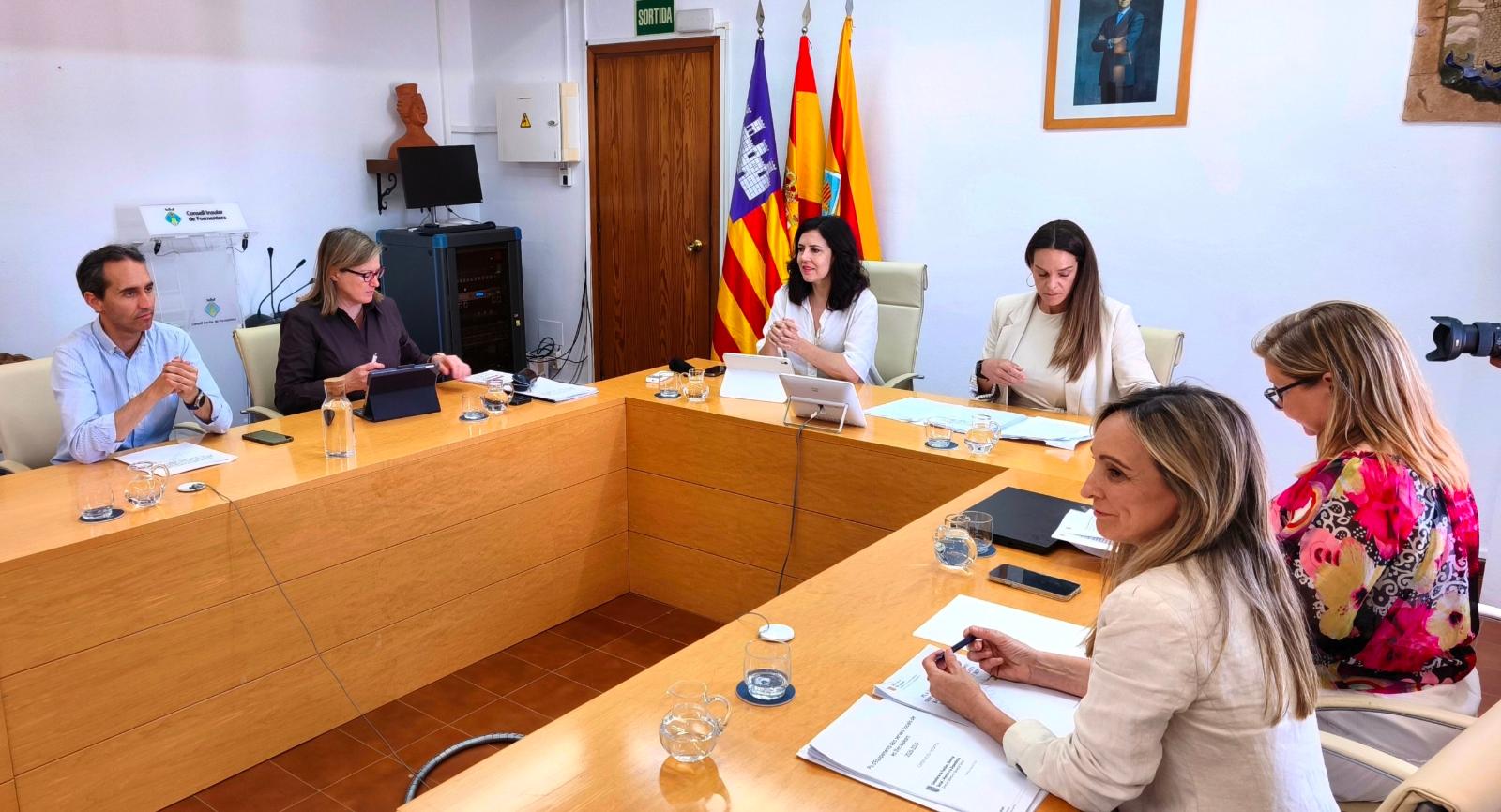 El Consell de Mallorca participa en el impulso de nuevas medidas para reforzar los servicios sociales y la atención a las familias vulnerables