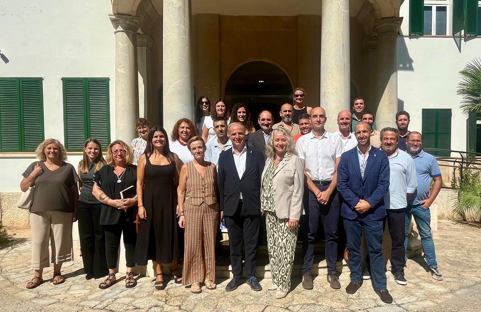 El Consell de Mallorca presenta tres guías prácticas para ayudar a los municipios a fortalecer la actividad comercial y la economía local